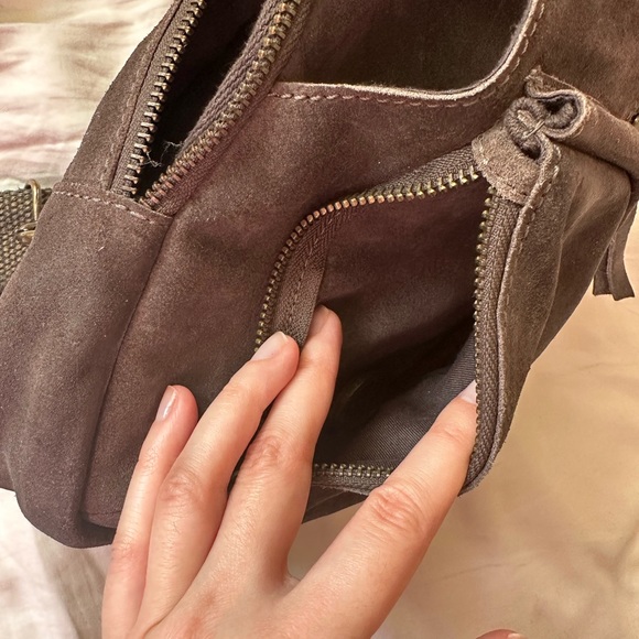 Free People - Chocolate Hudson Sling Bag - Picture 4 of 8